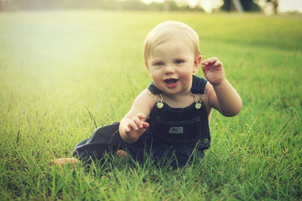Toddler-in-the-sun.jpg