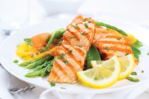 Salmon and greens with yoghurt
